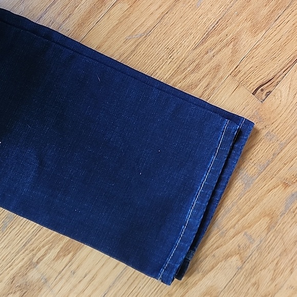 NWT Wrangler Jeans...Mid-Rise - Picture 4 of 5